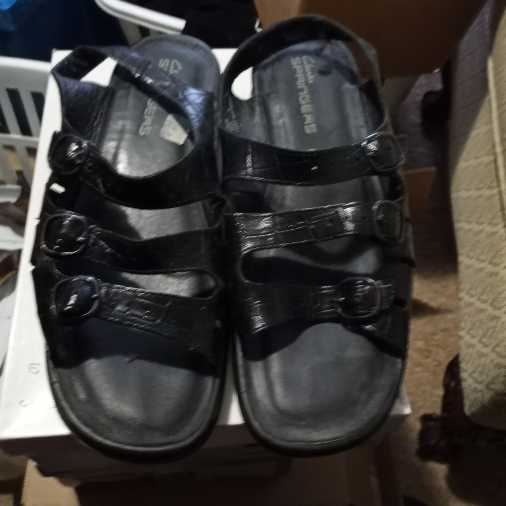 Shoes - Picture 3 of 14